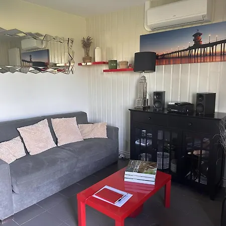 Au Clos Du Paradis Avec Terrasse Et Jardin, - Fr-1-489-235 * Meillard