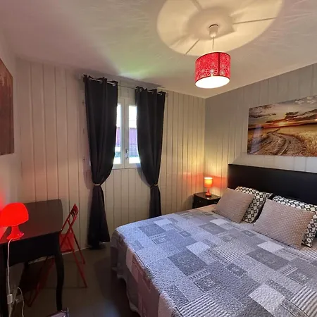 Au Clos Du Paradis Avec Terrasse Et Jardin, - Fr-1-489-235 Meillard