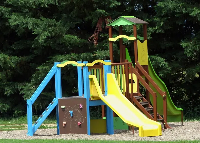 Holiday home Au Clos Du Paradis Avec Terrasse Et Jardin, - Fr-1-489-235